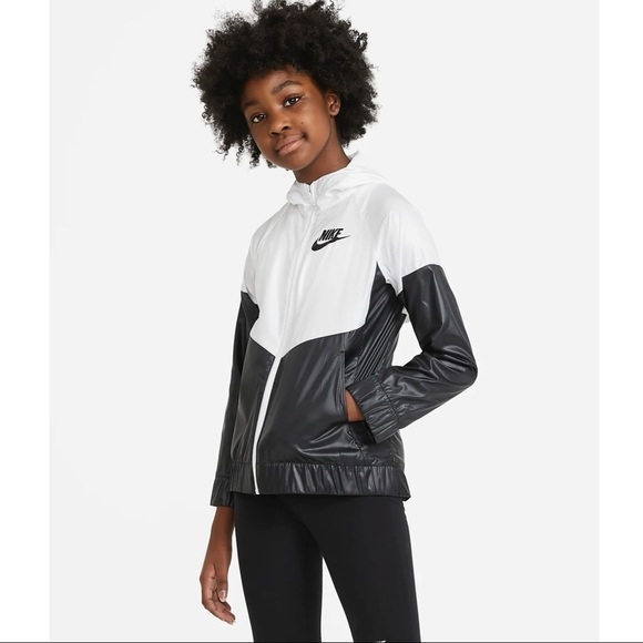 Nike Sportswear Windrunner Jacket Hooded Lightweight Standard Fit XL Girl Junior - Picture 1 of 13